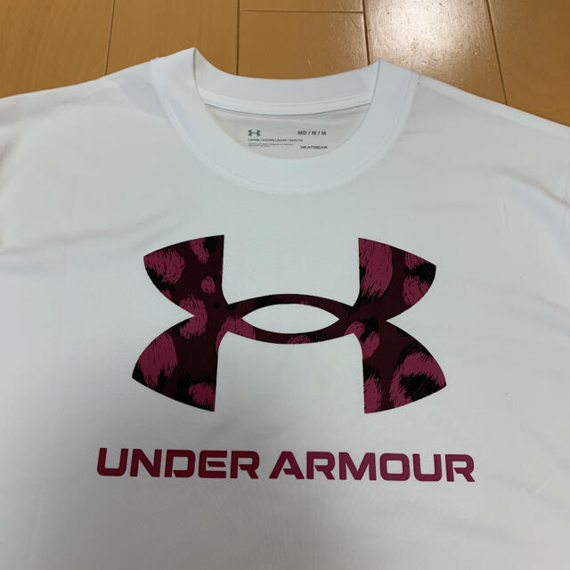 UNDER ARMOUR(アンダーアーマー)のアンダーアーマー　Tシャツ　☆ Mサイズ レディースのトップス(Tシャツ(半袖/袖なし))の商品写真