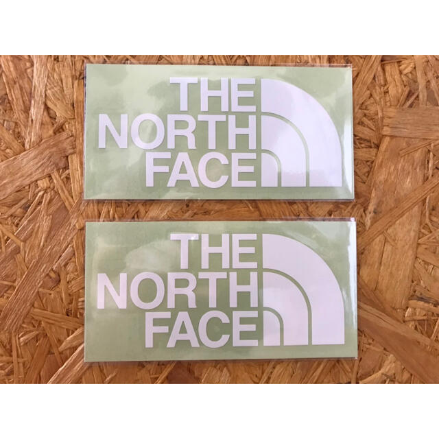 THE NORTH FACE(ザノースフェイス)のノースフェイス カッティングステッカー 白 2枚 正規品 スポーツ/アウトドアのアウトドア(その他)の商品写真