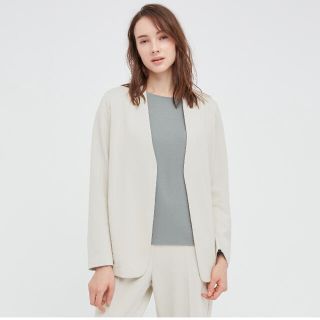 ユニクロ(UNIQLO)のUNIQLO ストレッチダブルフェイスジャケット　Ｌ　長袖　natural(ノーカラージャケット)