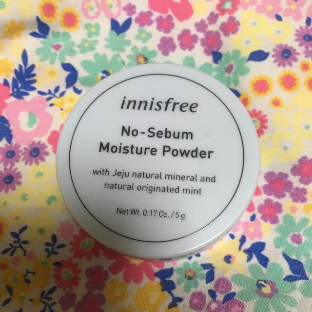 Innisfree(イニスフリー)のいーーの様 イニスフリー ノーセバムモイスチャーパウダー コスメ/美容のベースメイク/化粧品(フェイスパウダー)の商品写真