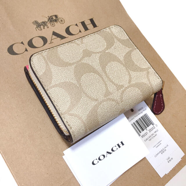 COACH(コーチ)のCOACH コーチ 新色 コンフィチュールピンク シグネチャー 三つ折り財布 レディースのファッション小物(財布)の商品写真