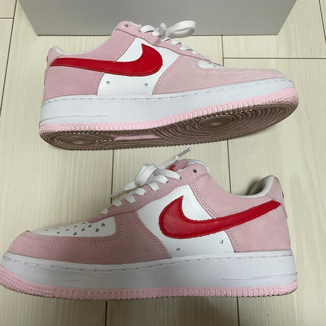 NIKE(ナイキ)のNIKE ナイキ Air force 1 エアフォースワン バレンタインデイ メンズの靴/シューズ(スニーカー)の商品写真