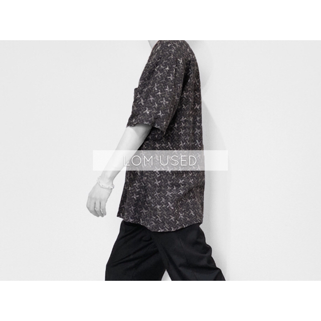 XL メンズ シルク モード 黒 ブラック 個性的 デザイン 総柄 開襟シャツ メンズのトップス(シャツ)の商品写真