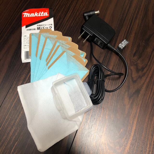 Makita(マキタ)のmakita  掃除機用充電コード&紙パック7p&不織布ダストバッグ スマホ/家電/カメラの生活家電(掃除機)の商品写真