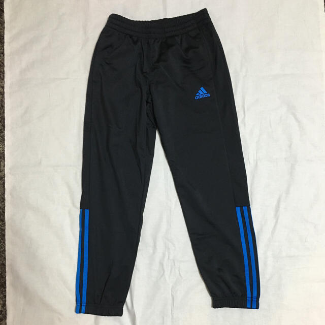 adidas(アディダス)の【新品】120cm アディダス ジャージ 上下 キッズ  ナイキ プーマ好きにも キッズ/ベビー/マタニティのキッズ服男の子用(90cm~)(ジャケット/上着)の商品写真