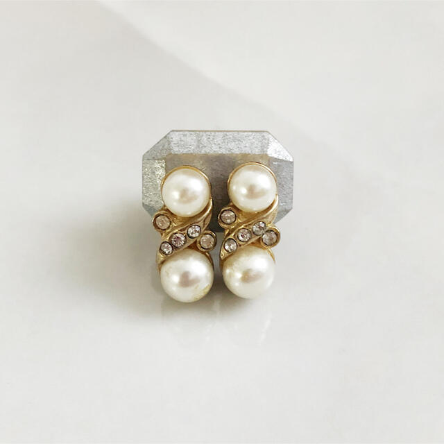 Vintage ＊ two pearl earring レディースのアクセサリー(イヤリング)の商品写真