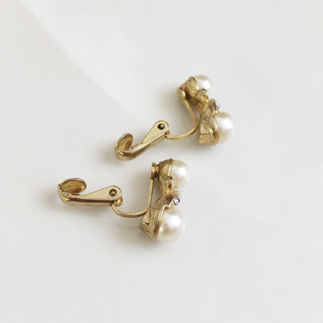 Vintage ＊ two pearl earring レディースのアクセサリー(イヤリング)の商品写真