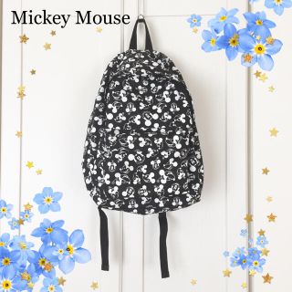 ディズニー(Disney)の美品 大きめ ミッキーマウス 総柄 リュック ブラック バックパック(リュック/バックパック)