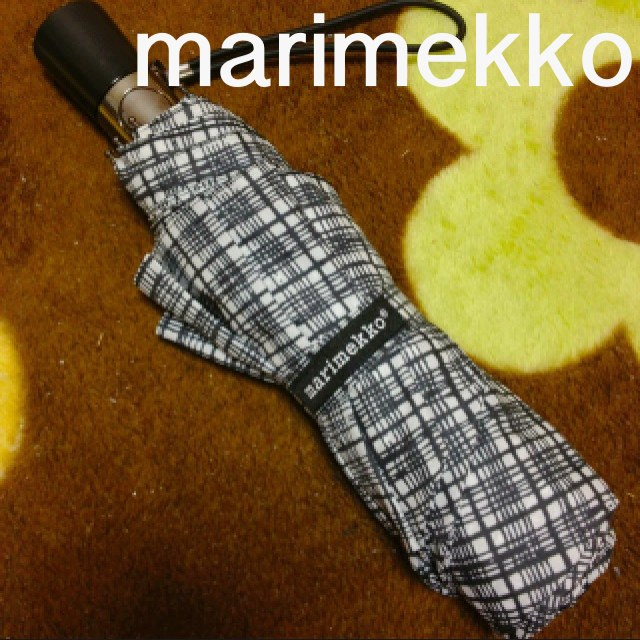 marimekko(マリメッコ)の値下げ！プッシュ式マリメッコ折り畳み傘 レディースのファッション小物(傘)の商品写真