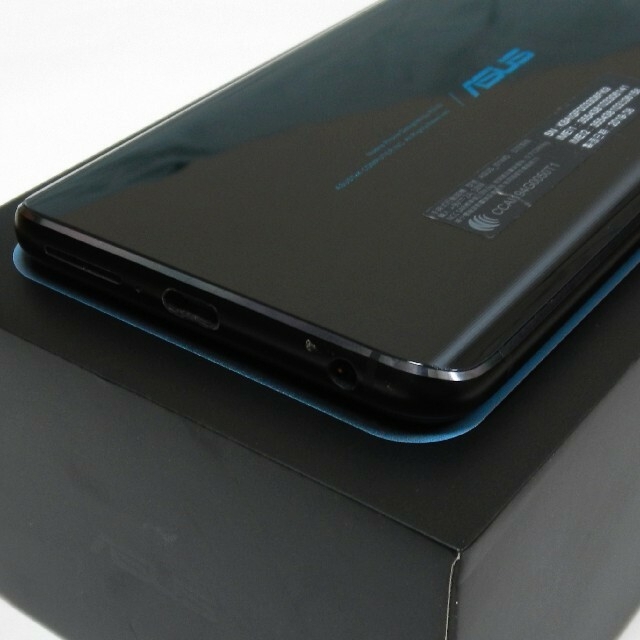 SIMフリー ASUS Zenfone 6 (ZS630KL) SIMフリー ASUS Zenfone 6 (ZS630KL)