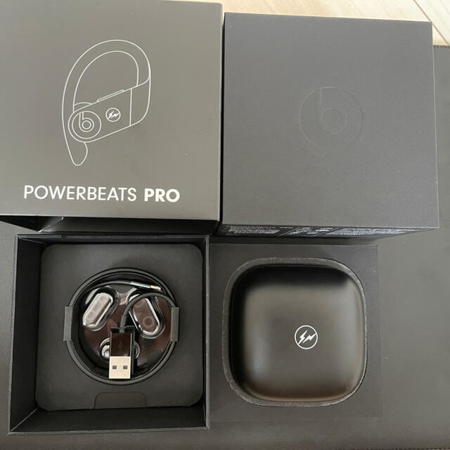 フラグメントPowerbeats Pro ブラック ステッカー付き