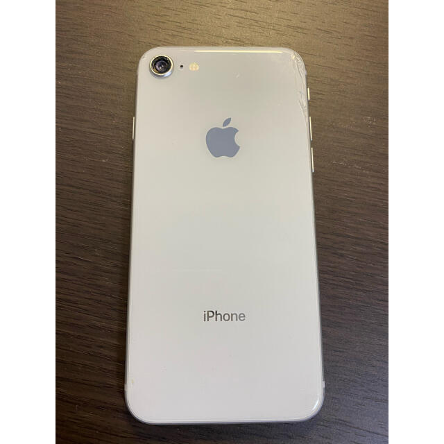 iPhone(アイフォーン)のジャンク品　simフリー iPhone8 64GB シルバー　シムフリー スマホ/家電/カメラのスマートフォン/携帯電話(スマートフォン本体)の商品写真