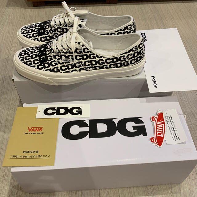 COMME des GARCONS(コムデギャルソン)のCDG VANS AUTHENTIC 27.5 US9.5 ヴァンズ ギャルソン メンズの靴/シューズ(スニーカー)の商品写真