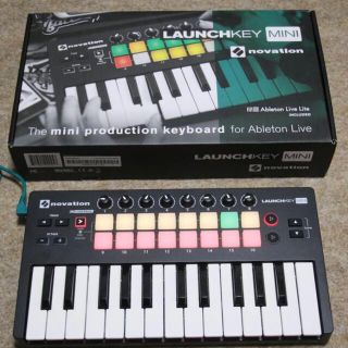 NOVATION LAUNCHKEY MINI MK2 MIDIキーボード (MIDIコントローラー)