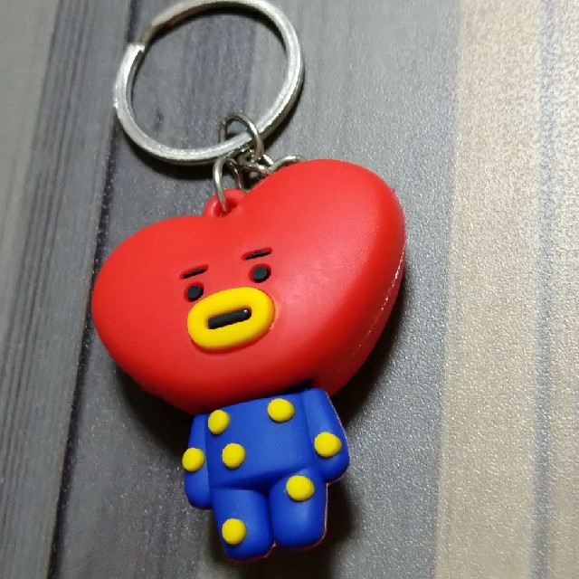 防弾少年団(BTS)(ボウダンショウネンダン)のBTS     TATA キーホルダー メンズのファッション小物(キーホルダー)の商品写真