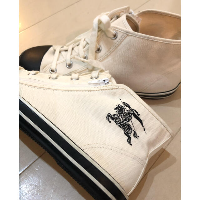 BURBERRY(バーバリー)のbonds様 美品☆BURBERRY☆ハイカットシューズ☆21cm キッズ/ベビー/マタニティのキッズ靴/シューズ(15cm~)(スニーカー)の商品写真