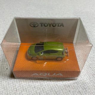 【非売品】TOYOTA  アクア　ミニカー　(ミニカー)