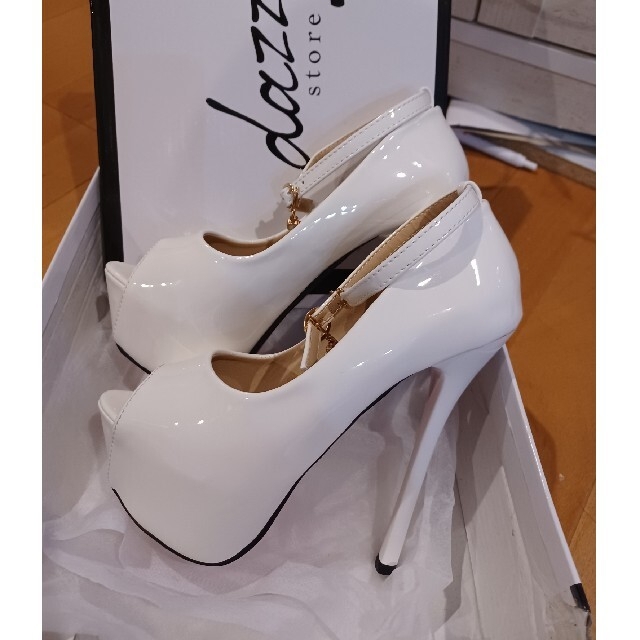 dazzy store(デイジーストア)のまじぇ88さま専用:エナメルサンダル22.5センチ レディースの靴/シューズ(ハイヒール/パンプス)の商品写真