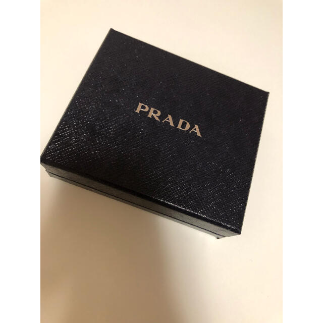 PRADA - PRADA うさぎ 付属品付き 二つ折り財布の通販 by kin PRADA - PRADA うさぎ 付属品付き 二つ折り財布の通販 by kin
