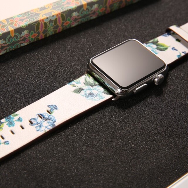 Apple watch 用 互換 バンド フラワー レザー 38mm 40mm レディースのファッション小物(腕時計)の商品写真