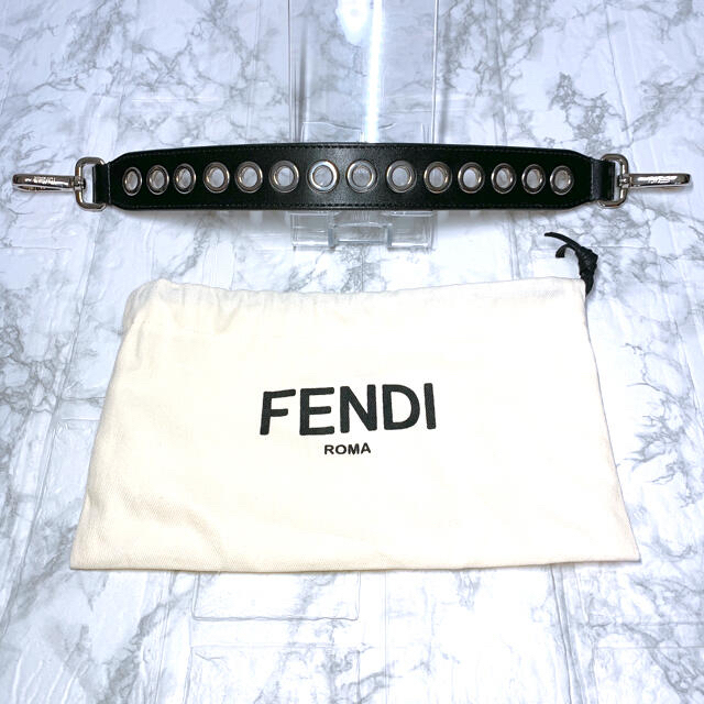 FENDI(フェンディ)の★ラスト1つ★【新品】FENDI ストラップユー  ハンドストラップ レディースのバッグ(その他)の商品写真