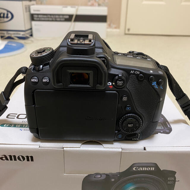 Canon EOS 80D(W) EF-S18-135 IS USM レンズ付 新入荷 35700円