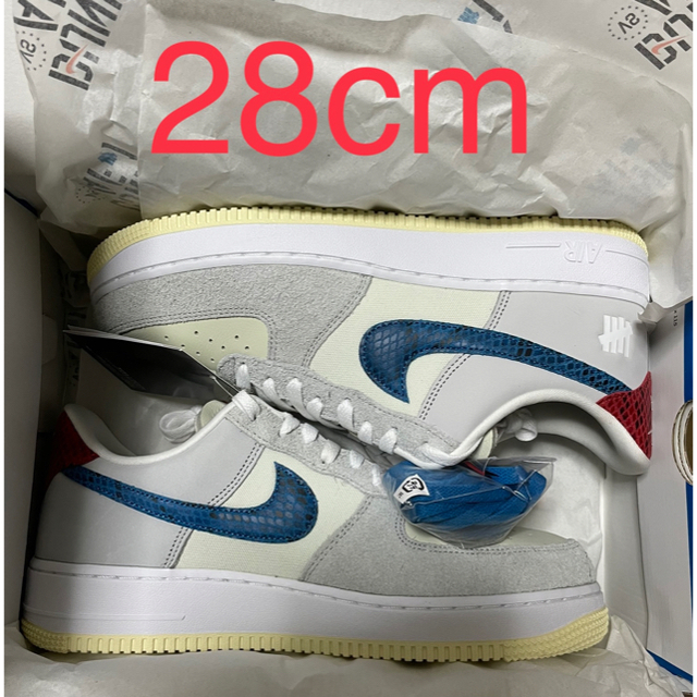 NIKE(ナイキ)のUNDEFEATED × NIKE AIR FORCE 1 LOW WHITE メンズの靴/シューズ(スニーカー)の商品写真