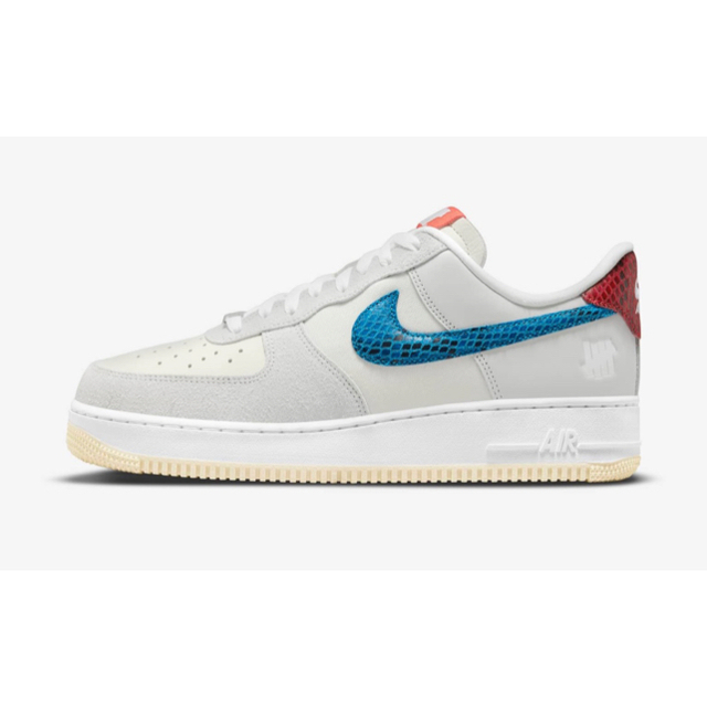 NIKE(ナイキ)のUNDEFEATED × NIKE AIR FORCE 1 LOW WHITE メンズの靴/シューズ(スニーカー)の商品写真