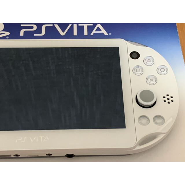 PlayStation Vita - PS Vita PCH-2000 中古 美品の通販 by Chakitte's shop｜プレイステーションヴィータならラクマ お得得価