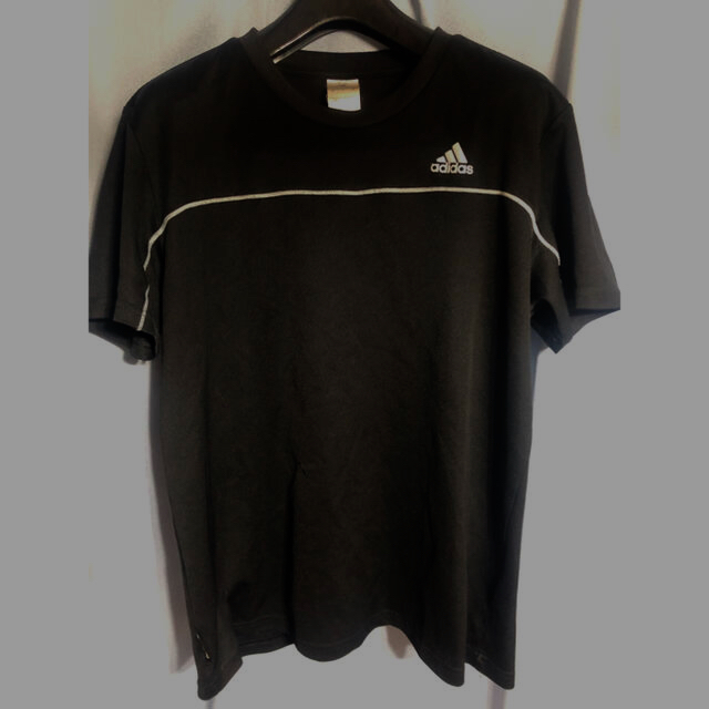 adidas(アディダス)のadidas アディダス ワンポイントTシャツ　メンズM メンズのトップス(Tシャツ/カットソー(半袖/袖なし))の商品写真