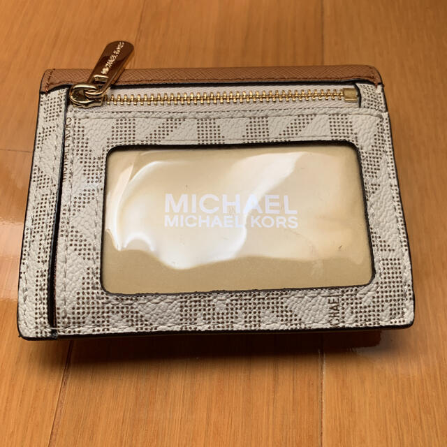 Michael Kors(マイケルコース)の値下げ中！！マイケルコースのミニ財布　パスケース　キーリング付 レディースのファッション小物(名刺入れ/定期入れ)の商品写真