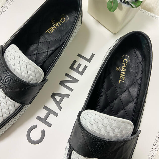 CHANEL(シャネル)のCHANEL シャネル ローファー レザーメッシュ バイカラー レディースの靴/シューズ(ローファー/革靴)の商品写真