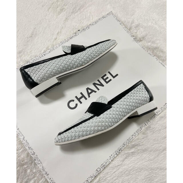 CHANEL(シャネル)のCHANEL シャネル ローファー レザーメッシュ バイカラー レディースの靴/シューズ(ローファー/革靴)の商品写真