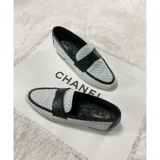 CHANEL(シャネル)のCHANEL シャネル ローファー レザーメッシュ バイカラー レディースの靴/シューズ(ローファー/革靴)の商品写真