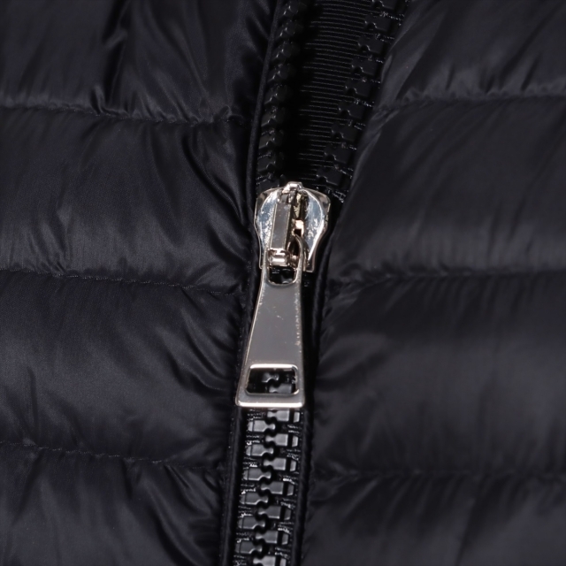 MONCLER(モンクレール)のモンクレール  ナイロン  ブラック レディース その他アウター レディースのジャケット/アウター(その他)の商品写真