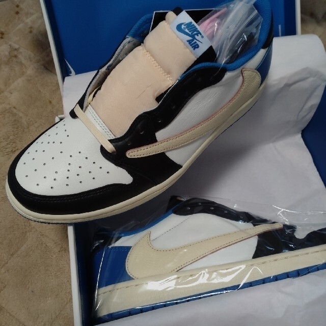 NIKE(ナイキ)のTRAVIS SCOTT×FRAGMENT×AIR JORDAN 1 LOW メンズの靴/シューズ(スニーカー)の商品写真