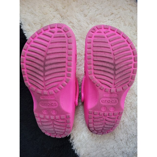 crocs(クロックス)のクロックス　ショッキングピンク レディースの靴/シューズ(サンダル)の商品写真