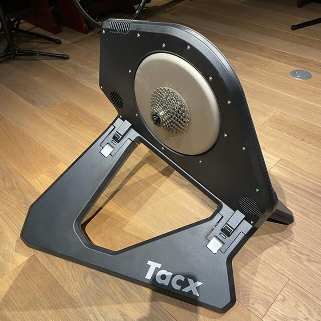 トレーニング用品Tacx NEO smart