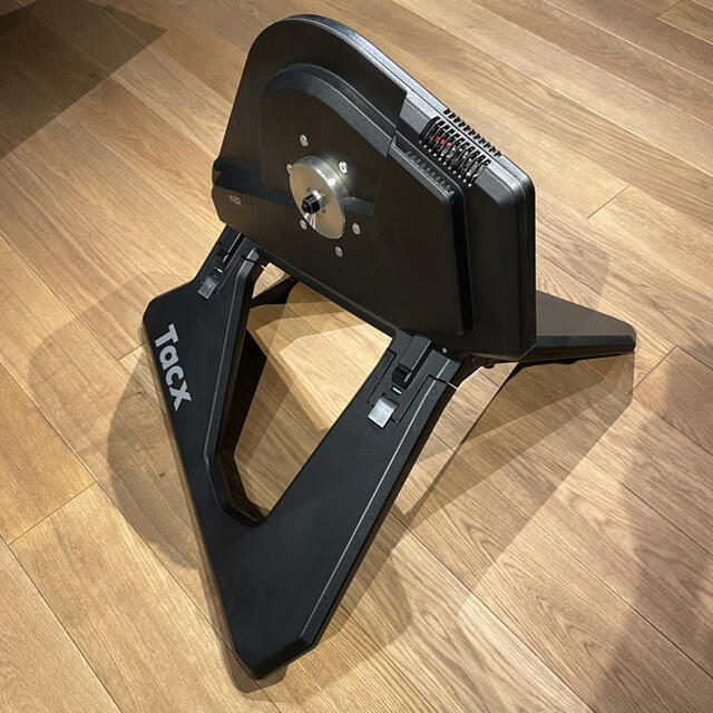 GARMIN(ガーミン)のTacx NEO smart スポーツ/アウトドアのトレーニング/エクササイズ(トレーニング用品)の商品写真