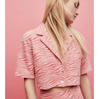 ザラ(ZARA)のZARA　プリントジャカードクロップドシャツ　Mサイズ(Tシャツ(半袖/袖なし))