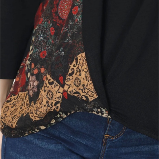 新品✨タグ付き♪定価10,900円　デシグアル　長袖カットソー　ブラック　 レディースのトップス(カットソー(長袖/七分))の商品写真