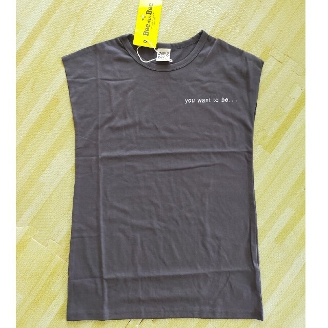 新品 110 ロゴ　Tシャツワンピ グレー シンプル ワンピース Bee キッズ/ベビー/マタニティのキッズ服女の子用(90cm~)(ワンピース)の商品写真