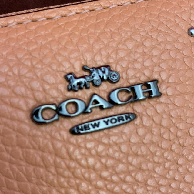 COACH(コーチ)のcoach☆ラウンドジップ折り財布☆未使用 レディースのファッション小物(財布)の商品写真