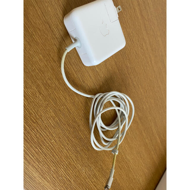 Apple(アップル)のMacBook air mid 2017 スマホ/家電/カメラのPC/タブレット(ノートPC)の商品写真