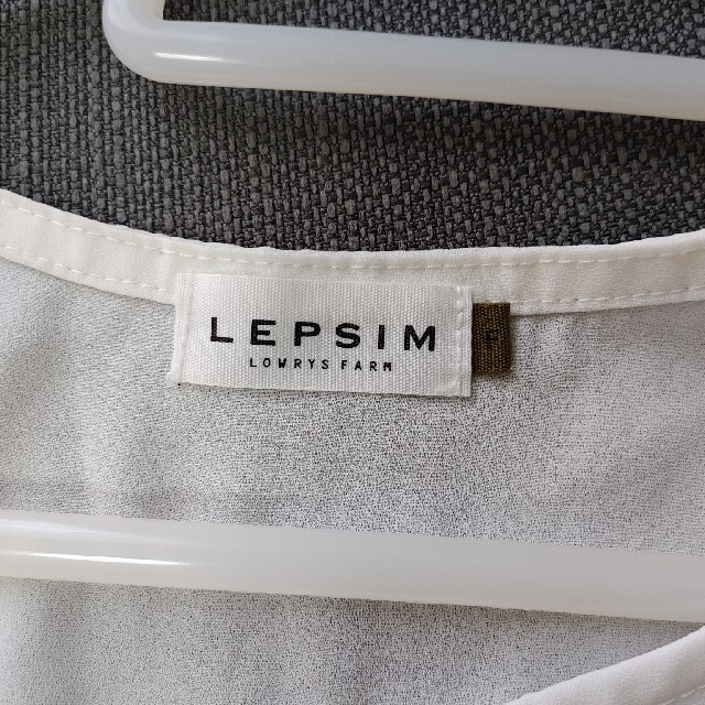 LEPSIM LOWRYS FARM(レプシィムローリーズファーム)のLEPSIM　カットソー　 レディースのトップス(カットソー(半袖/袖なし))の商品写真