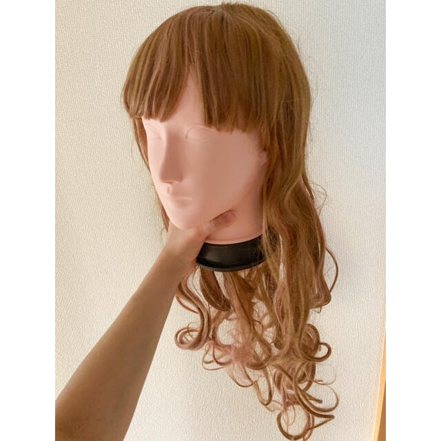 BODYLINE(ボディライン)のウィッグ ロング カール ピンク×ブラウン エンタメ/ホビーのコスプレ(ウィッグ)の商品写真