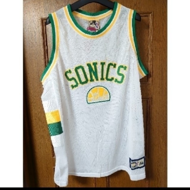 Majestic(マジェスティック)のNBA★希少★XL NBA ソニックス★Seattle　Supersonics エンタメ/ホビーのタレントグッズ(スポーツ選手)の商品写真