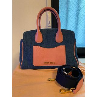 ミュウミュウ(miumiu)の直営店購入miumiuデニムbagバッグ美品ピンクミュウミュウ 伊勢丹限定(ショルダーバッグ)