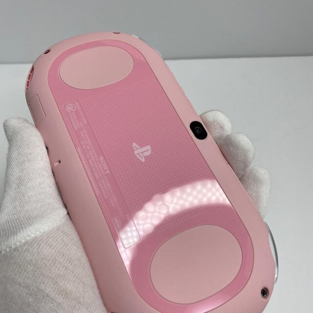 PlayStation Vita(プレイステーションヴィータ)のSONY psvita本体 PCH-2000 ZA19ライトピンク エンタメ/ホビーのゲームソフト/ゲーム機本体(携帯用ゲーム機本体)の商品写真