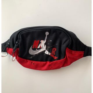 日本代理店正規品 ジョーダン ナイロンパーカー ウエストポーチ